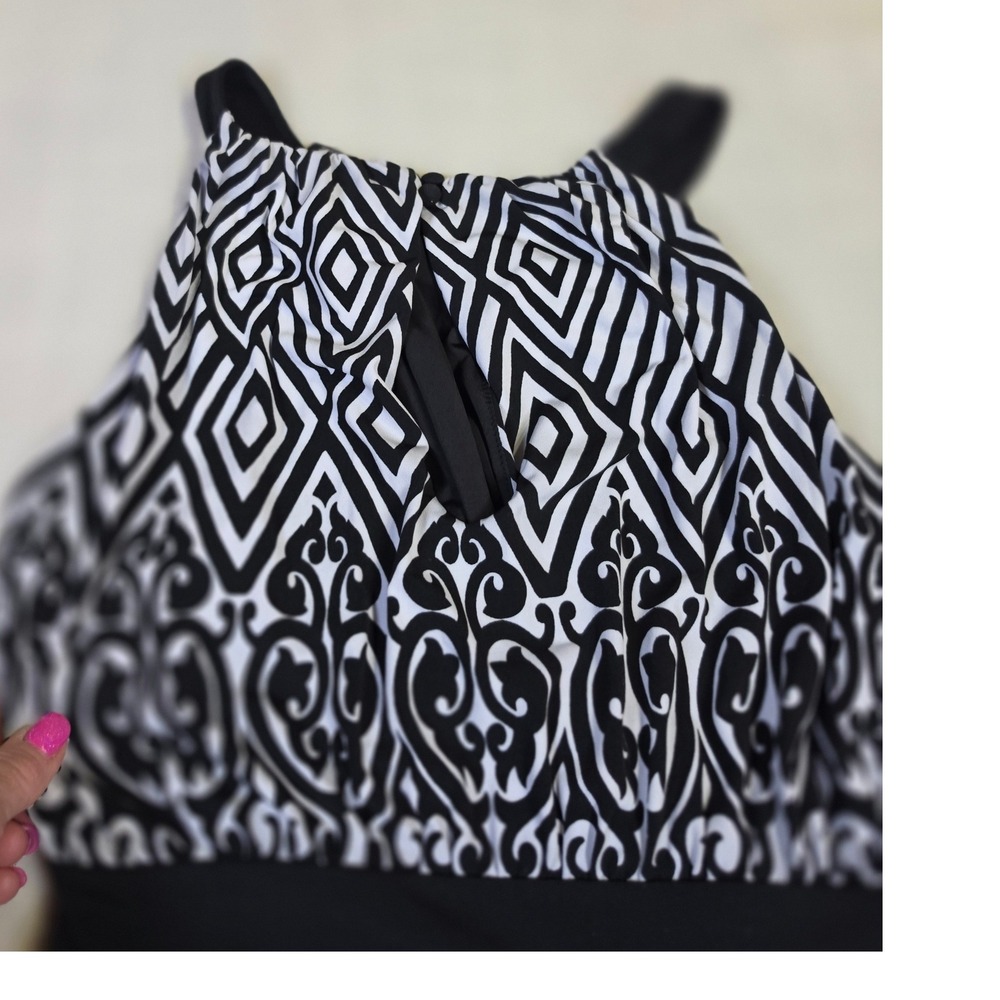 White House Black Market Black White Geometric Damask Halter Maxi Dress Medium - Picture 7 of 9
